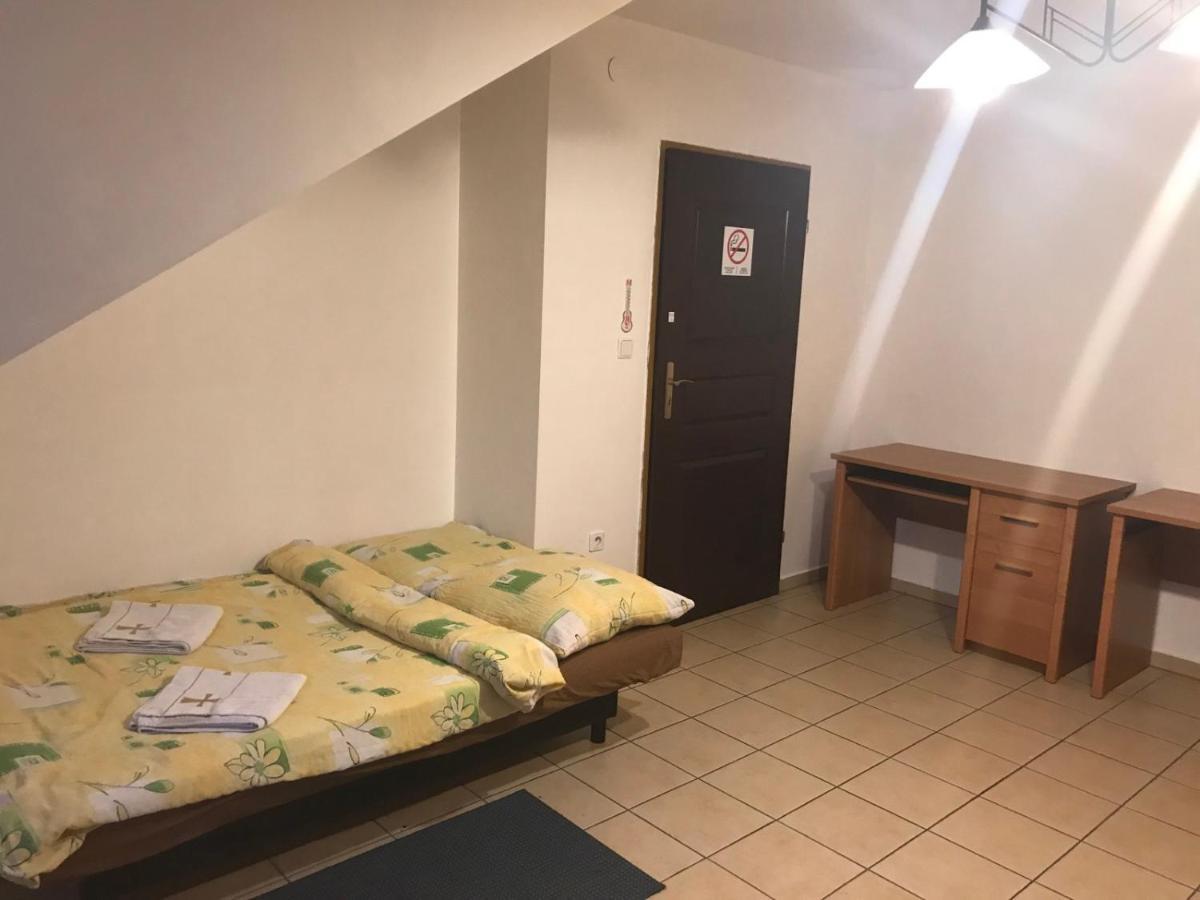 Pilgrims Place Hostel Czestochowa Ngoại thất bức ảnh